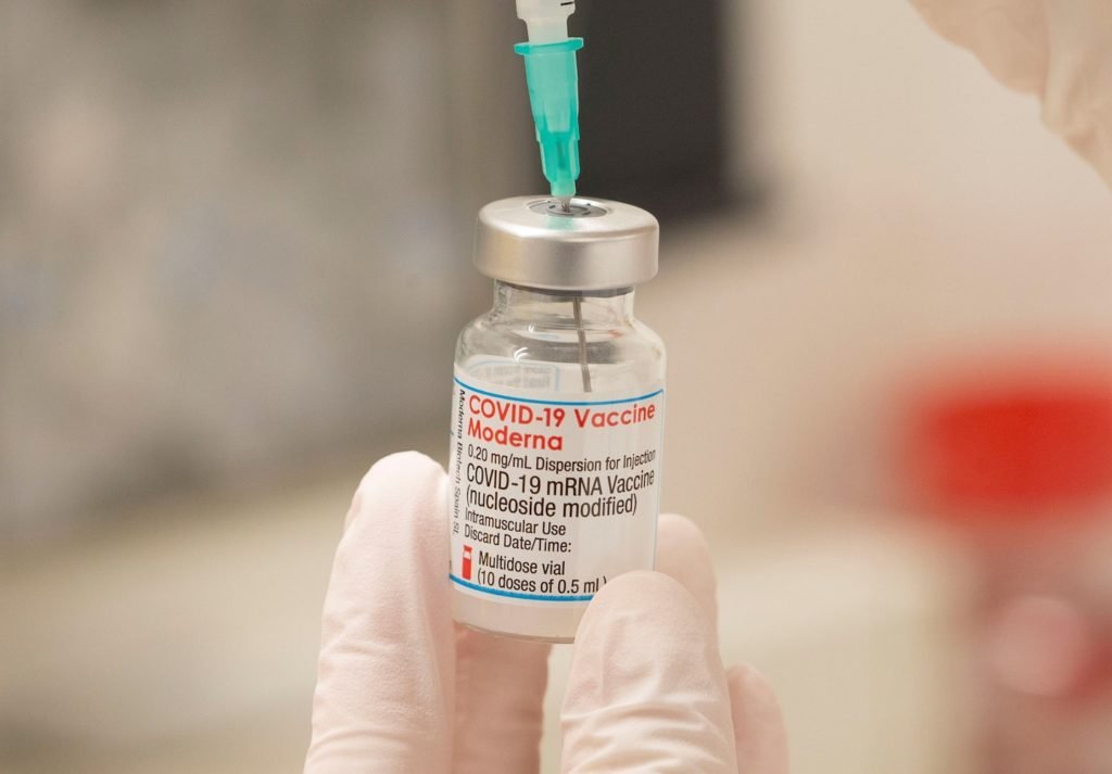 O plano de Biden de vacinar o mundo enfrenta um obstáculo: fabricantes de vacinas