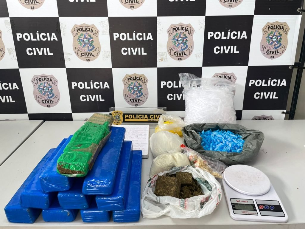 Denarc apreende drogas e prende suspeito em Cariacica