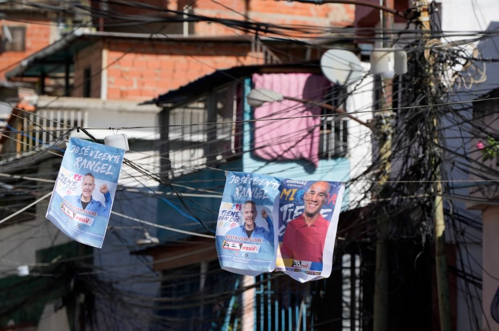 Venezuela vota em eleição regional sob olhar internacional