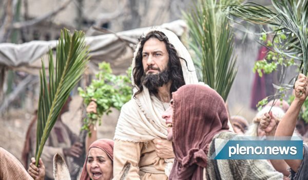 A Paixão de Cristo 2022: Gabriel Braga grava cenas como Jesus