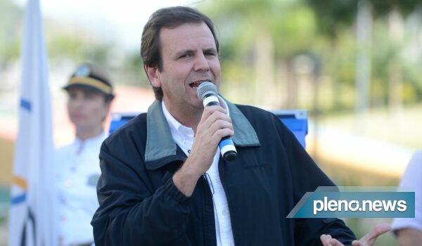 Rio: Paes afirma que não exigirá atestado para vacinar crianças
