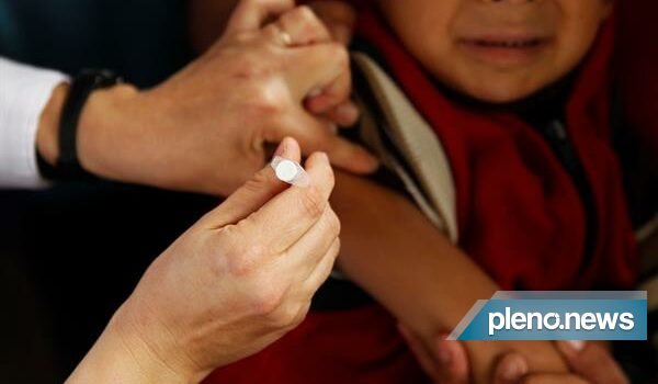 Em reação a Queiroga, estados não exigirão prescrição médica para vacinar crianças
