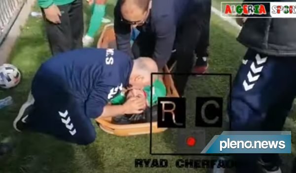 Jogador de futebol morre após pancada na cabeça durante jogo