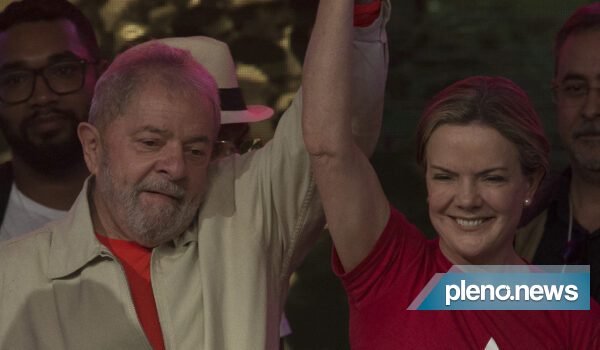 Em post no Natal, presidente do PT compara Lula a Jesus Cristo