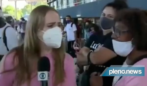 Vídeo: Mulher interrompe repórter da Globo para saber se era Record