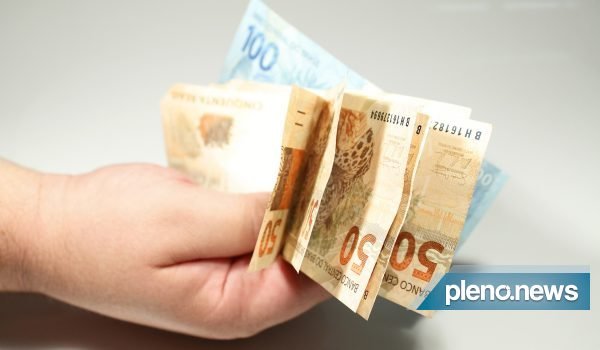 Governo publica MP com o novo salário mínimo de R$ 1.212