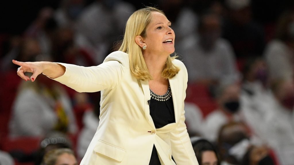 Mulheres de Maryland venceram Rutgers para abrir o Big Ten