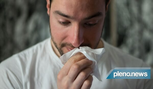 Veja os principais sintomas da gripe, da Ômicron e da Delta
