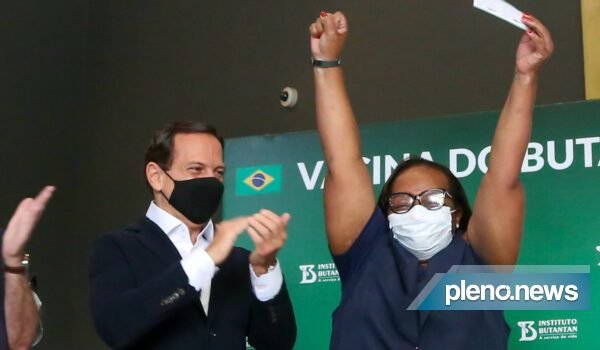 Primeira vacinada do Brasil será candidata a deputada pelo MDB