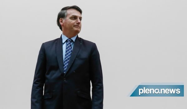 Bolsonaro diz que reduziu dívida da Petrobras e critica o PT