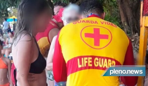 Bombeiros salvam família de 11 pessoas que se afogava ao mesmo tempo