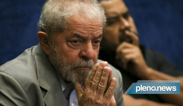 Web se mobiliza e afirma que “Lula e o PT destruíram o Brasil”