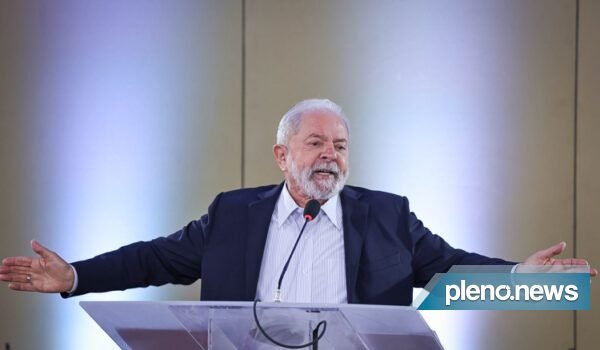 Justiça do DF arquiva caso do triplex do Guarujá contra Lula