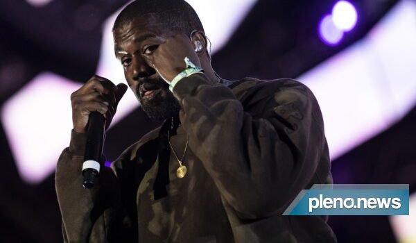 Austrália diz que Kanye West só fará show se estiver vacinado