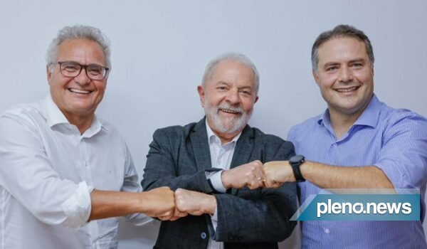 Lula publica foto com Renan Calheiros e com Renan Filho