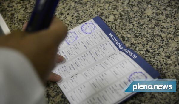Câmara de SP vai cortar ponto de servidores não vacinados