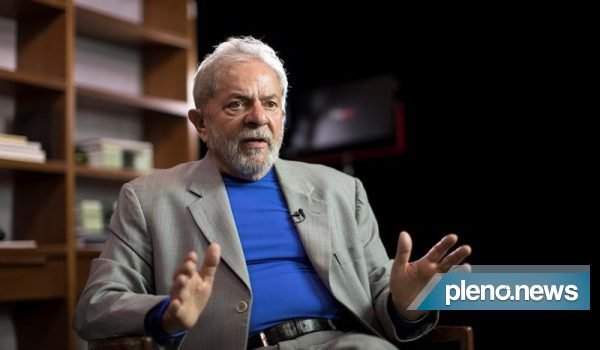 Lula garante que vai “intervir” na Petrobras se for eleito