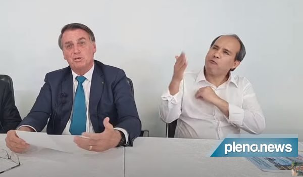 ‘Parabéns, Lula. Obras no exterior com dinheiro do povo brasileiro’, ironiza Bolsonaro