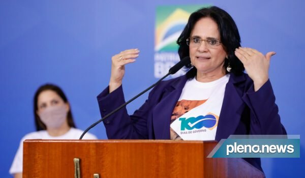 Ministra Damares Alves diz que não concorrerá ao Senado por SP