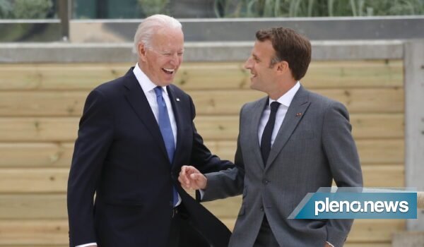 Biden e Macron discutiram sobre ‘diplomacia na Rússia’, diz EUA
