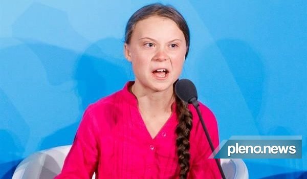Após invasão à Ucrânia, Greta faz protesto contra a Rússia