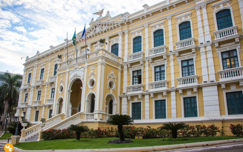 Carnaval: ES decreta ponto facultativo e servidores terão folga de até 5 dias