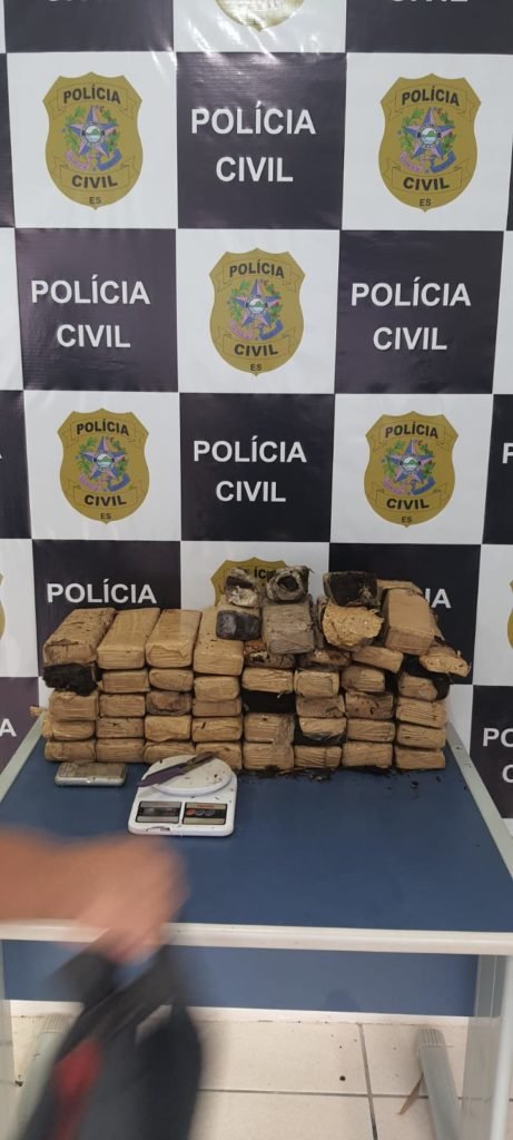 Polícia Civil apreende 42 tabletes de maconha em Cachoeiro de Itapemirim