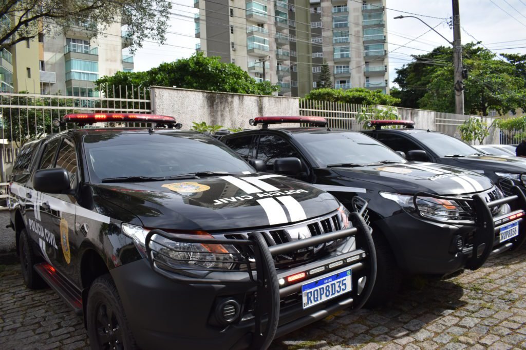 Polícia Civil prende dois suspeitos de uso de documento falso em Vila Valério