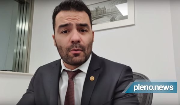Namorada termina com Arthur do Val após áudio