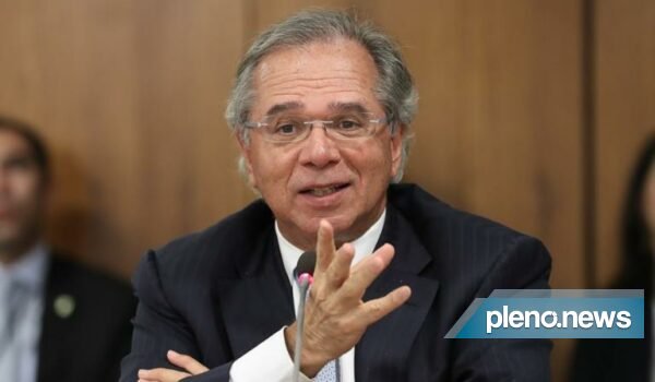 ‘Governo não pensa em mudar a política de preços da Petrobras’