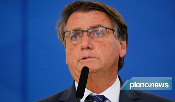 AGU nega omissão de Bolsonaro sobre alta dos combustíveis