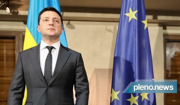 Zelensky diz que Ucrânia não obedecerá ultimato da Rússia