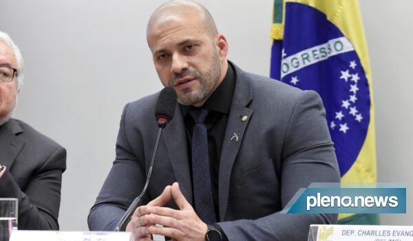 Deputado Daniel Silveira volta a criticar Alexandre de Moraes