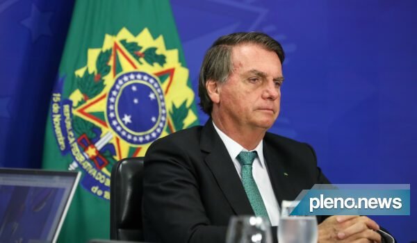 Bolsonaro dá entrada em hospital após sentir desconforto