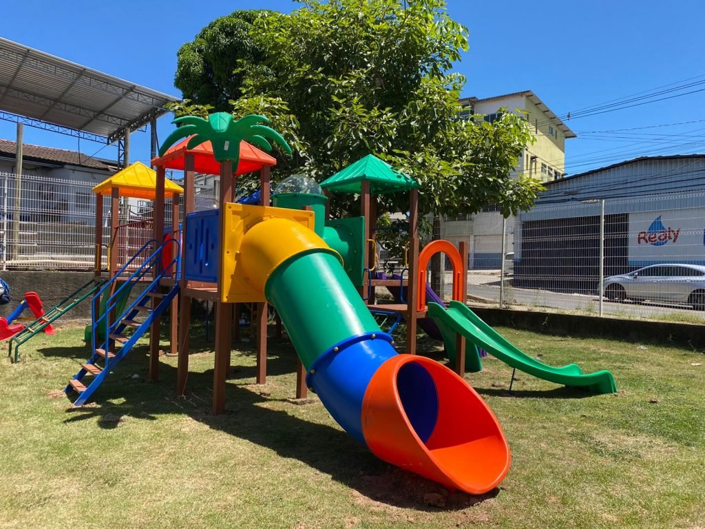 Escolas municipais de Cachoeiro começam a receber novos playgrounds