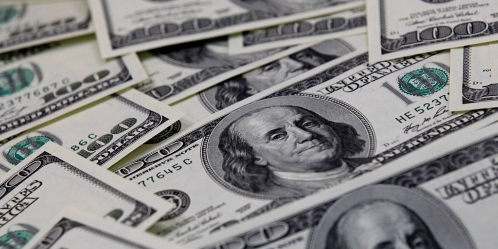 Dólar cai para R$ 4,76 e tem maior queda trimestral desde 2009