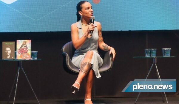 Priscilla Alcantara reclama após ter música usada por Bolsonaro