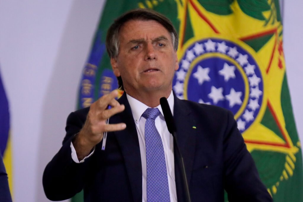 Ao vivo: Bolsonaro participa de cerimônia do Dia do Exército