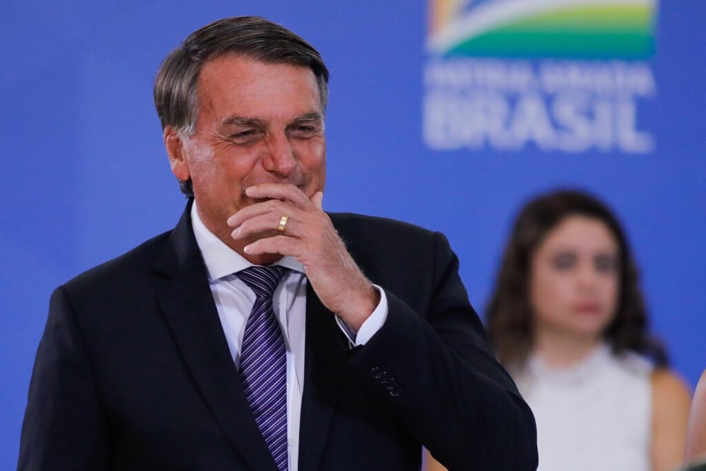Ao vivo: Bolsonaro vai à apresentação de Wi-Fi para escolas
