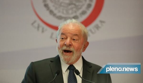 Após ostentar relógio de R$ 50 mil, Lula critica classe média