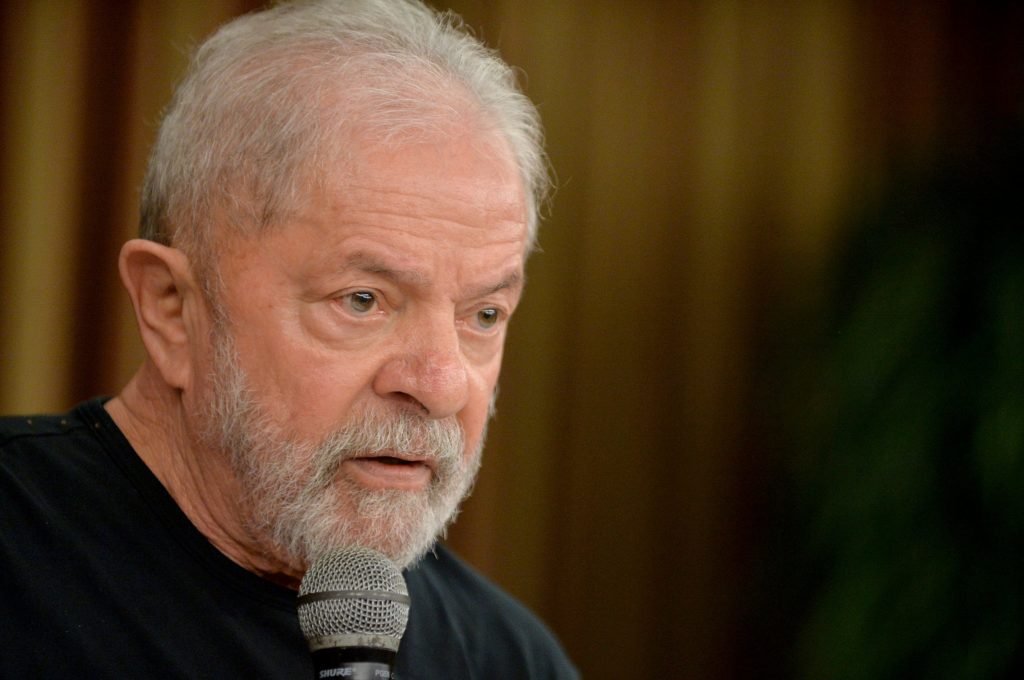 Após repercussão negativa, Lula recua: "Sou contra o aborto"
