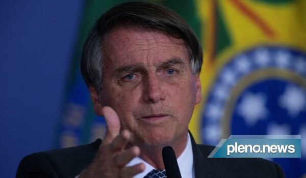 “Até quando o cara broxa, ele me culpa”, se queixa Bolsonaro