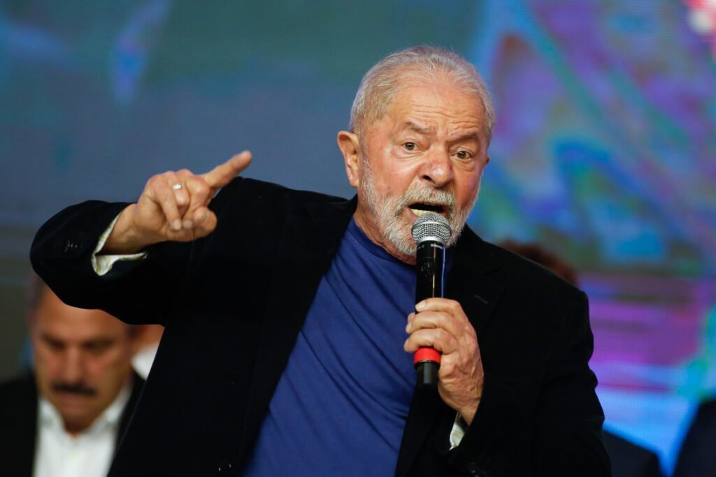 Bolsonaro se banhou no rio Pinheiros em vez do Jordão, diz Lula