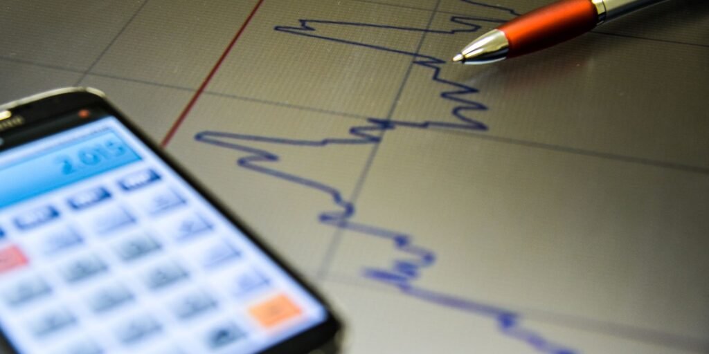 CNI reduz estimativas para crescimento do PIB e da indústria