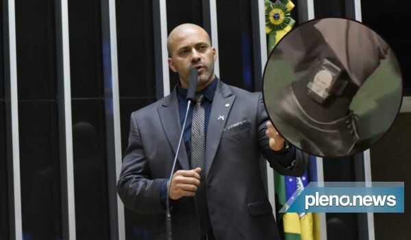 Defesa de Silveira pede troca de tornozeleira: “Tem vida própria”