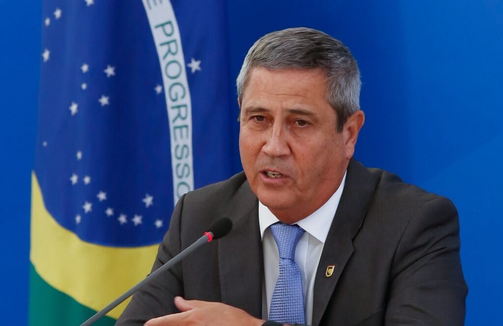 Ex-ministro Walter Braga Netto se filia ao PL em “ato secreto”