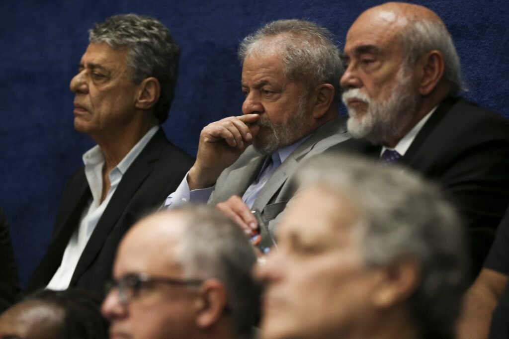 Fumaça vermelha: PT acende sinal de vigilância com projeções que colocam Bolsonaro e Lula empatados