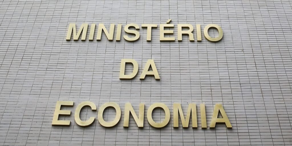Governo amplia redução do IPI para 35% a partir de maio