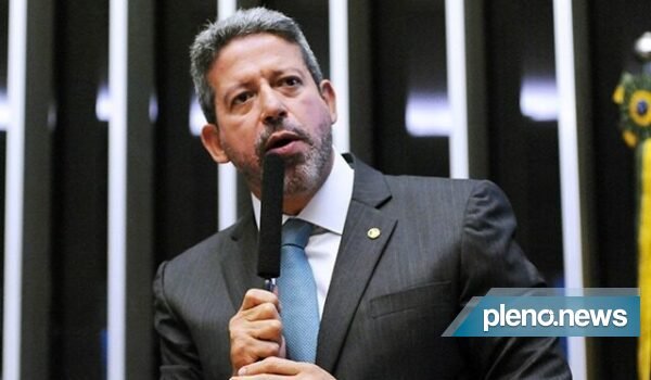 Lira defende rever a lei das estatais e privatizar a Petrobras