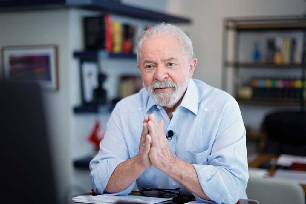 Lula ataca Congresso e diz que vai tirar militares do governo federal